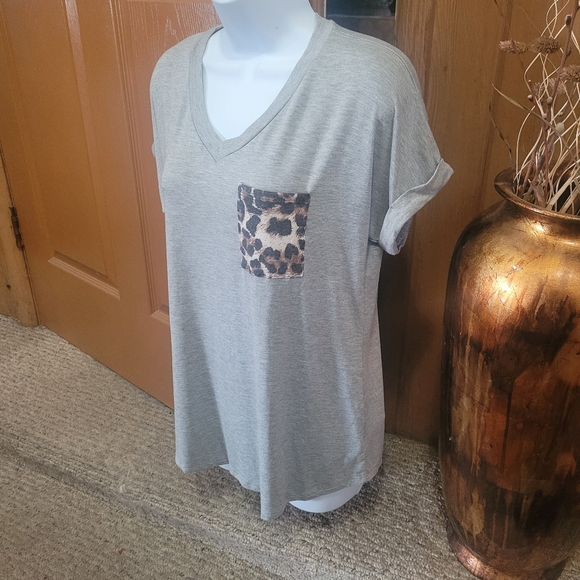 💜 New Grey V Neck Top - Picture 5 of 6